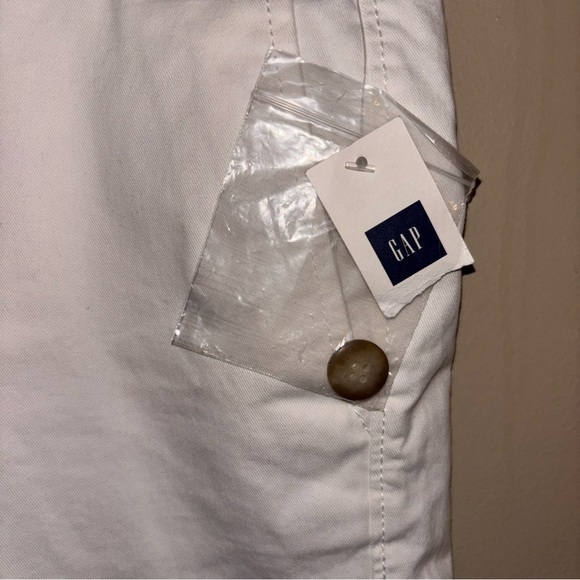 2/$30 Khakis by GAP White 5” Shorts Classic Cotton Style Size 16 - Picture 3 of 7